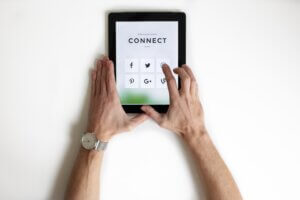 how to use social media to grow your business, social media marketing, social media, social networks, social media advantages, advantages and disadvantages of social media, social media marketing strategy