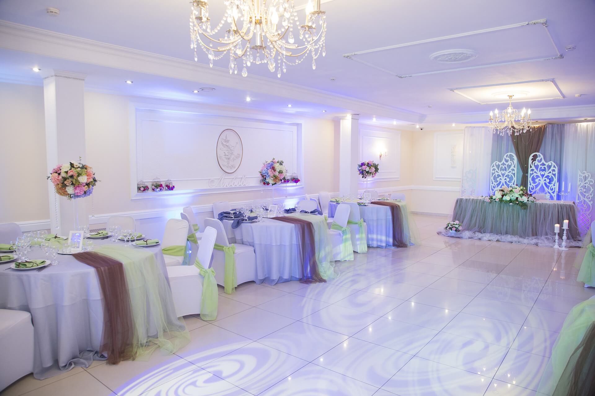 How to Start a Banquet Hall Business